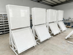 رف عرض بطاقات بوكيمون TCG على الأرض 