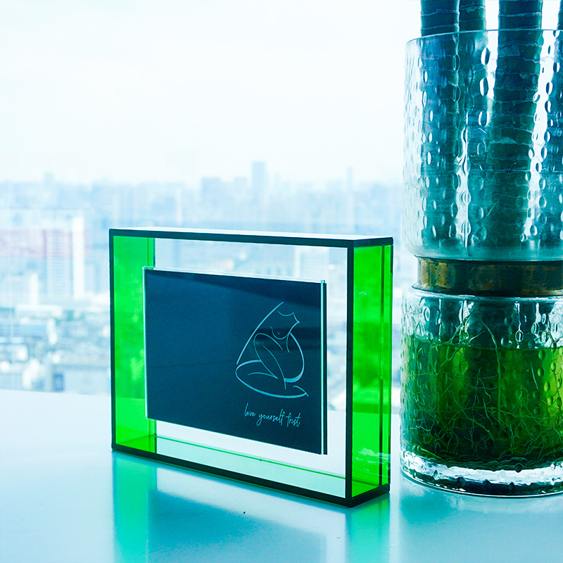Industry Insights: The Growing Demand for Acrylic Frames in Modern Display & Decor